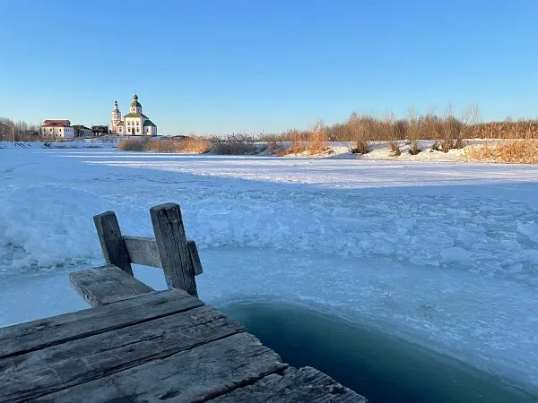 «Крещенские купания» в Суздале в ночь с 18 на 19 января «Крещенские купания» в Суздале в ночь с 18 на 19 января